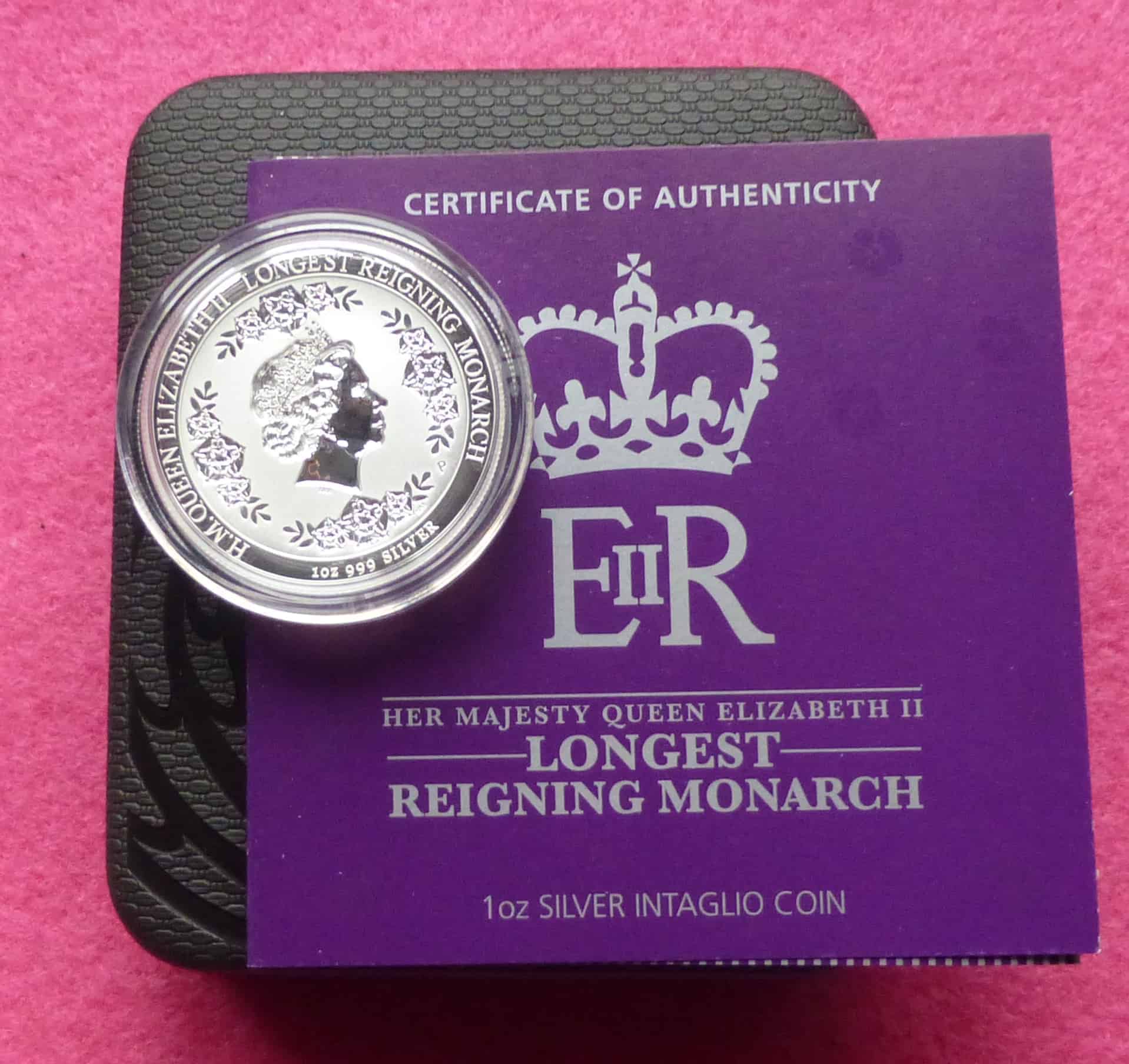 2015 THE LONGEST REIGNING MONARCH QUEEN ELIZABETH 1oz Intaglio Silver Proof Coin